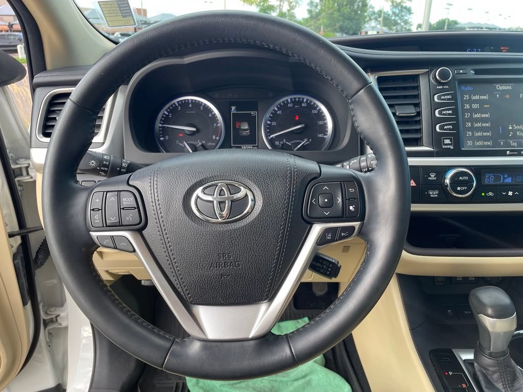 Used 2018 Toyota Highlander Limited Platinum AWD/4WD image 15