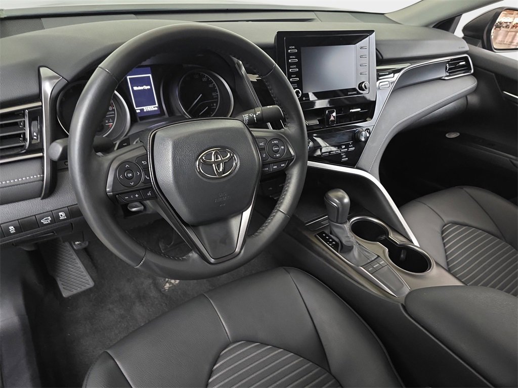 Used 2024 Toyota Camry SE image 18