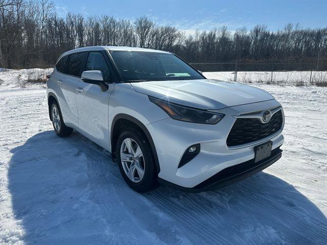 Certified 2024 Toyota Highlander LE image 8