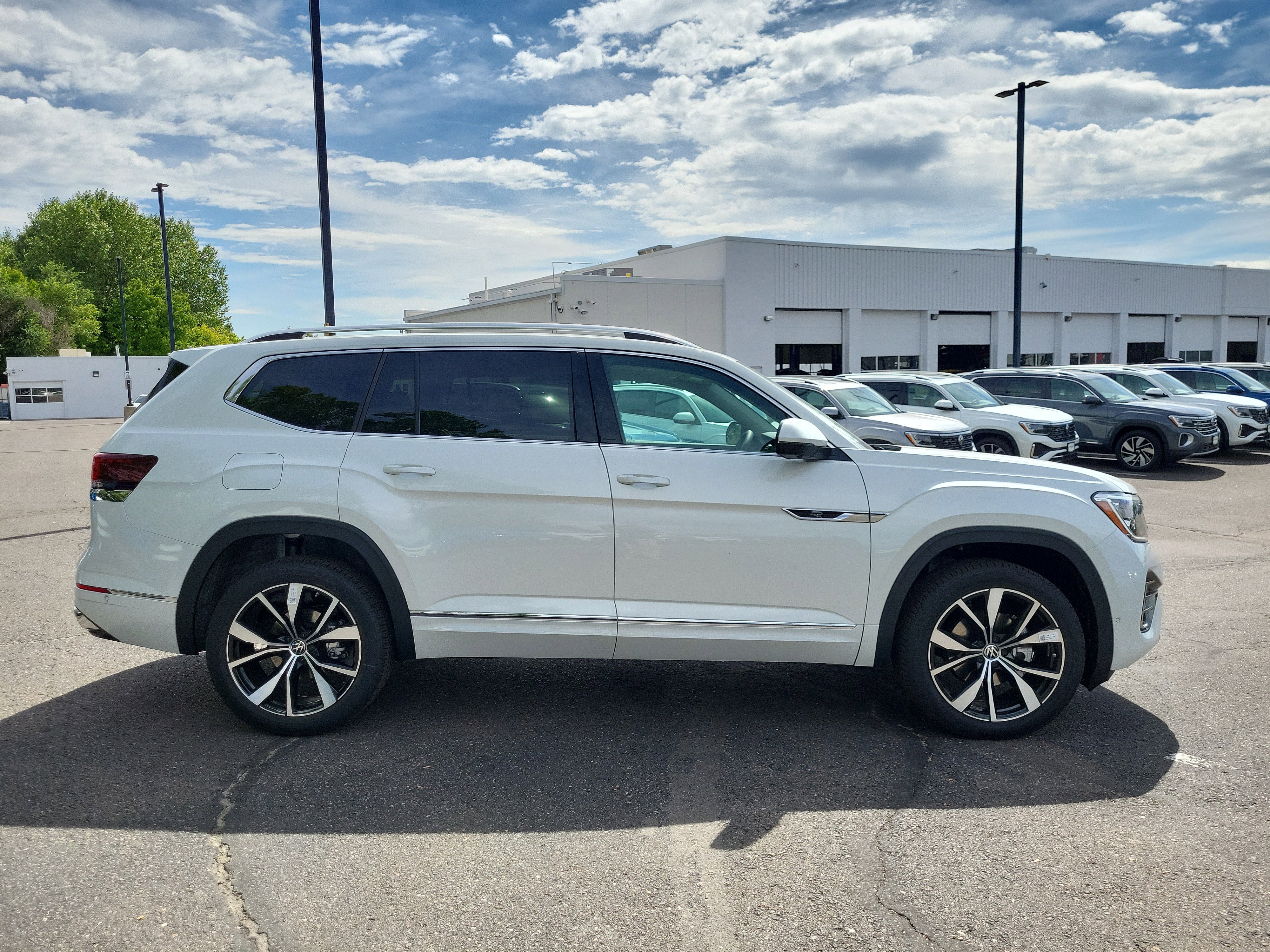 New 2026 Volkswagen Atlas SEL Premium R-Line image 8