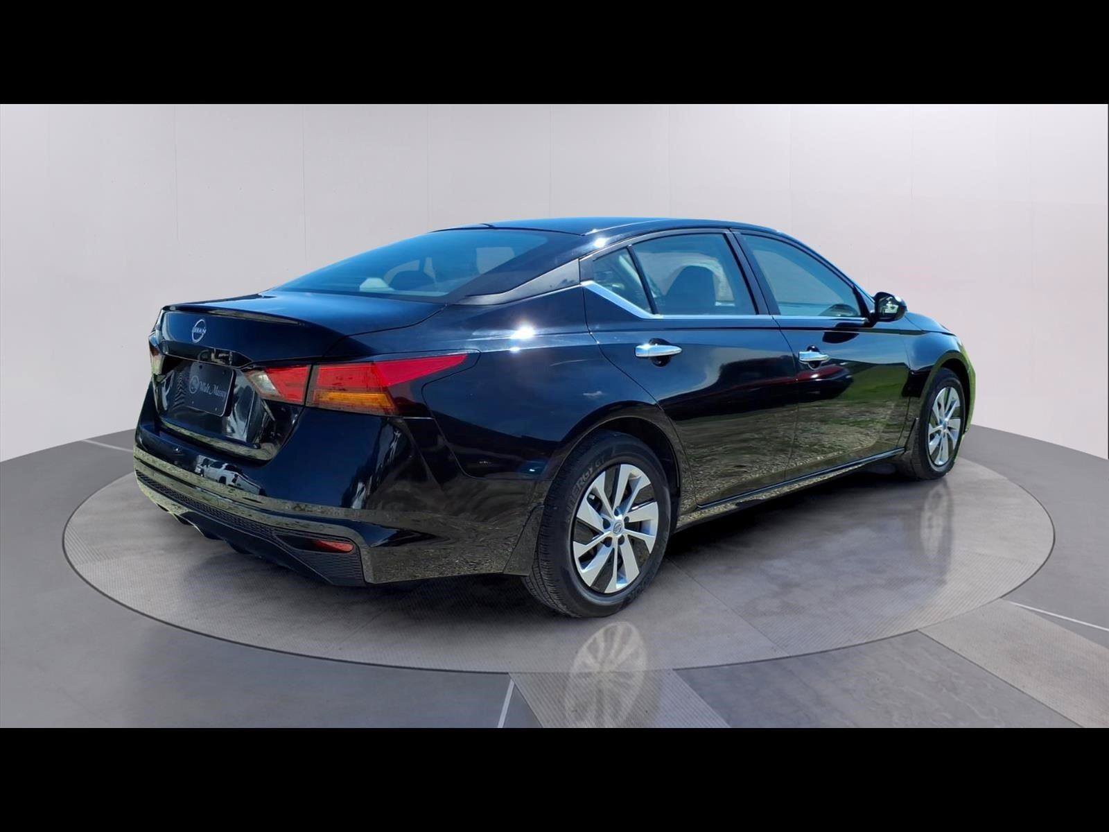 Used 2024 Nissan Altima 2.5 S FWD image 5