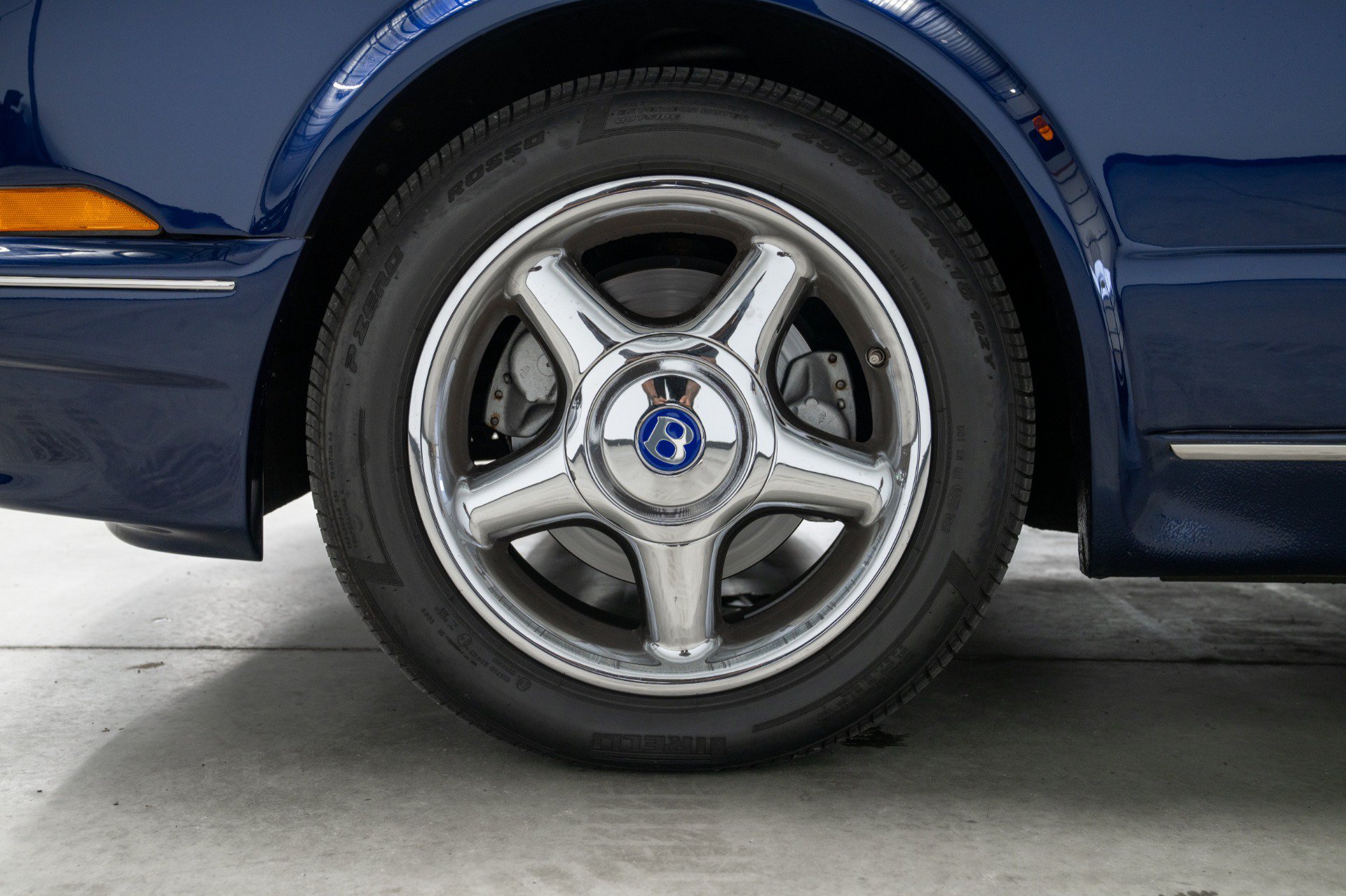 Used 1999 Bentley Azure Mulliner RWD image 9
