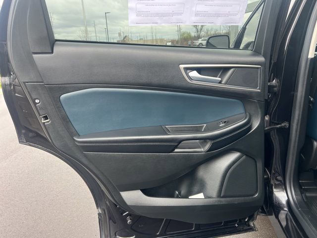 Used 2023 Ford Edge SEL w/ Sport Appearance Package image 18