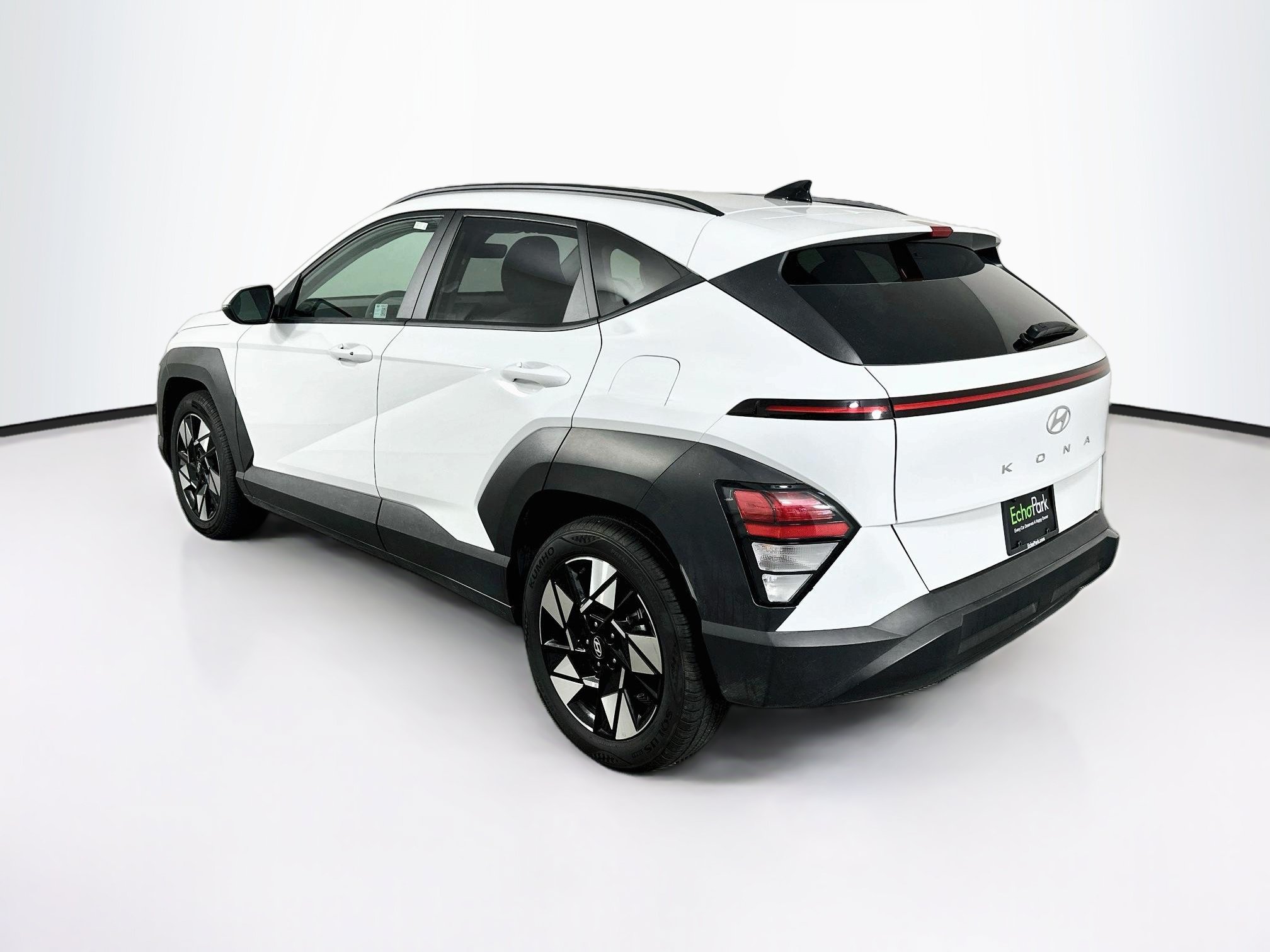 Used 2025 Hyundai Kona SEL FWD image 5