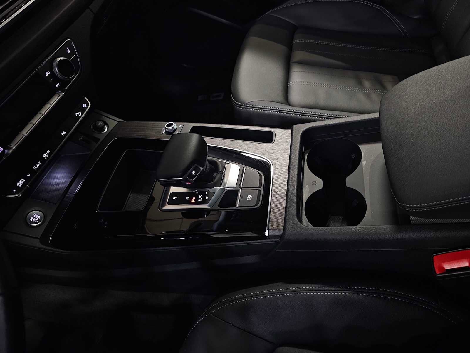 Used 2025 Audi Q5 2.0T Premium w/ Convenience Plus Package image 29