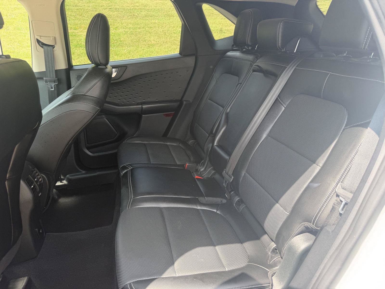 Used 2020 Ford Escape Titanium AWD/4WD image 22