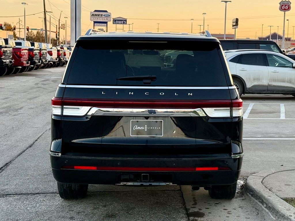 Used 2022 Lincoln Navigator L Reserve image 4