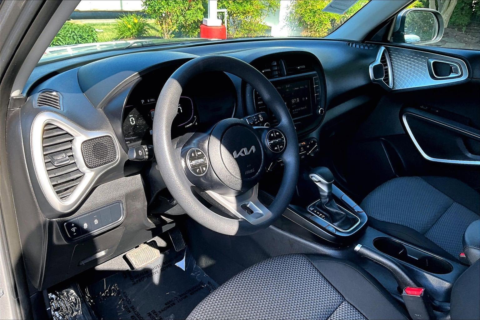 Used 2024 Kia Soul LX w/ Option Group 015 FWD image 12