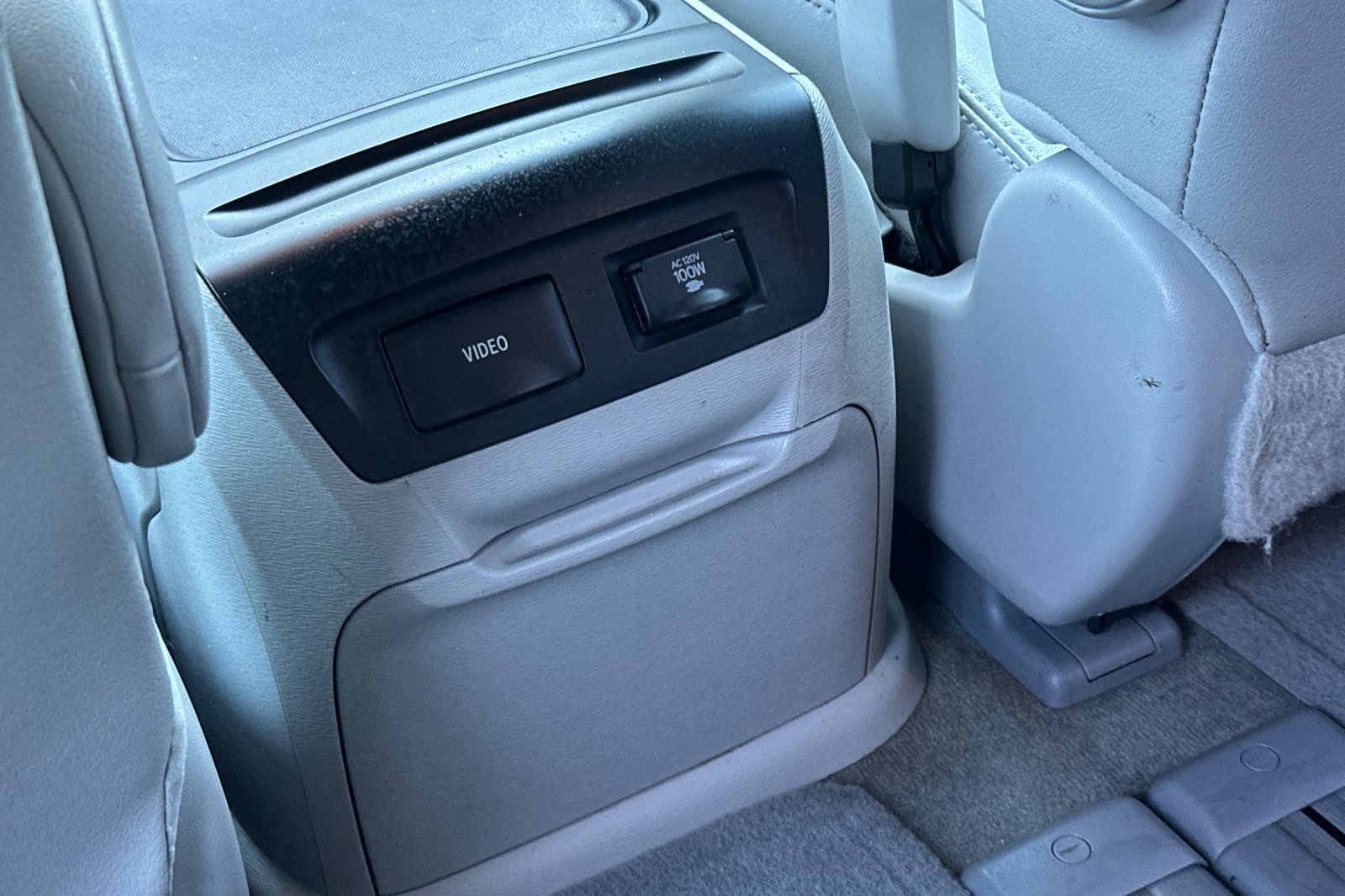 Used 2013 Toyota Sienna XLE w/ Premium Pkg FWD image 44