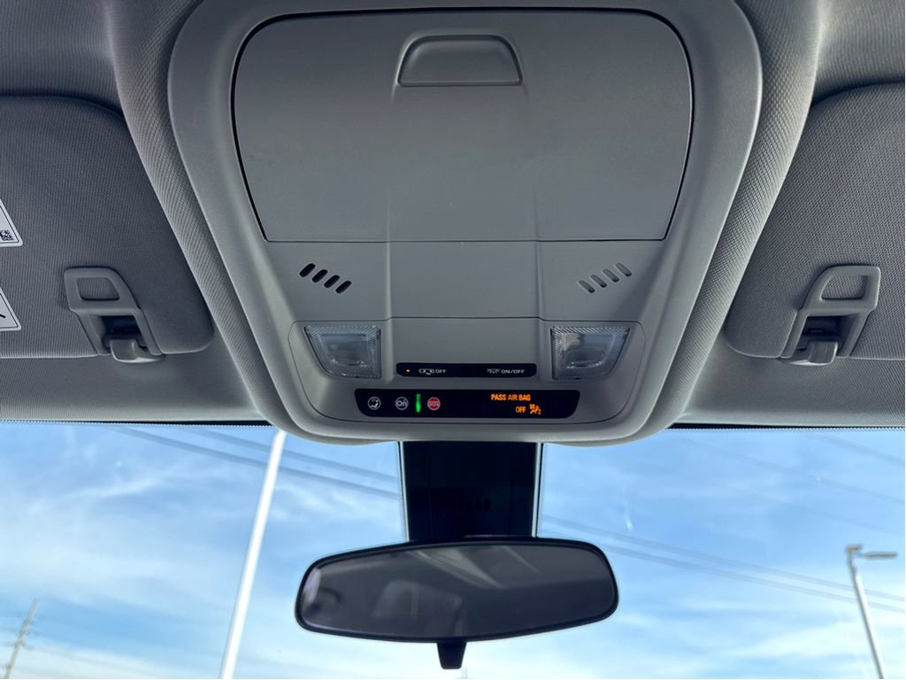 Used 2024 Chevrolet Equinox LT FWD image 23