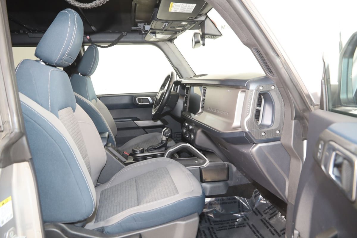 Used 2022 Ford Bronco Outer Banks AWD/4WD image 13