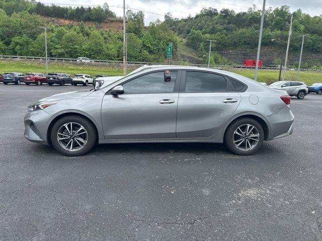 Used 2024 Kia Forte LXS w/ LXS Technology Package FWD image 5