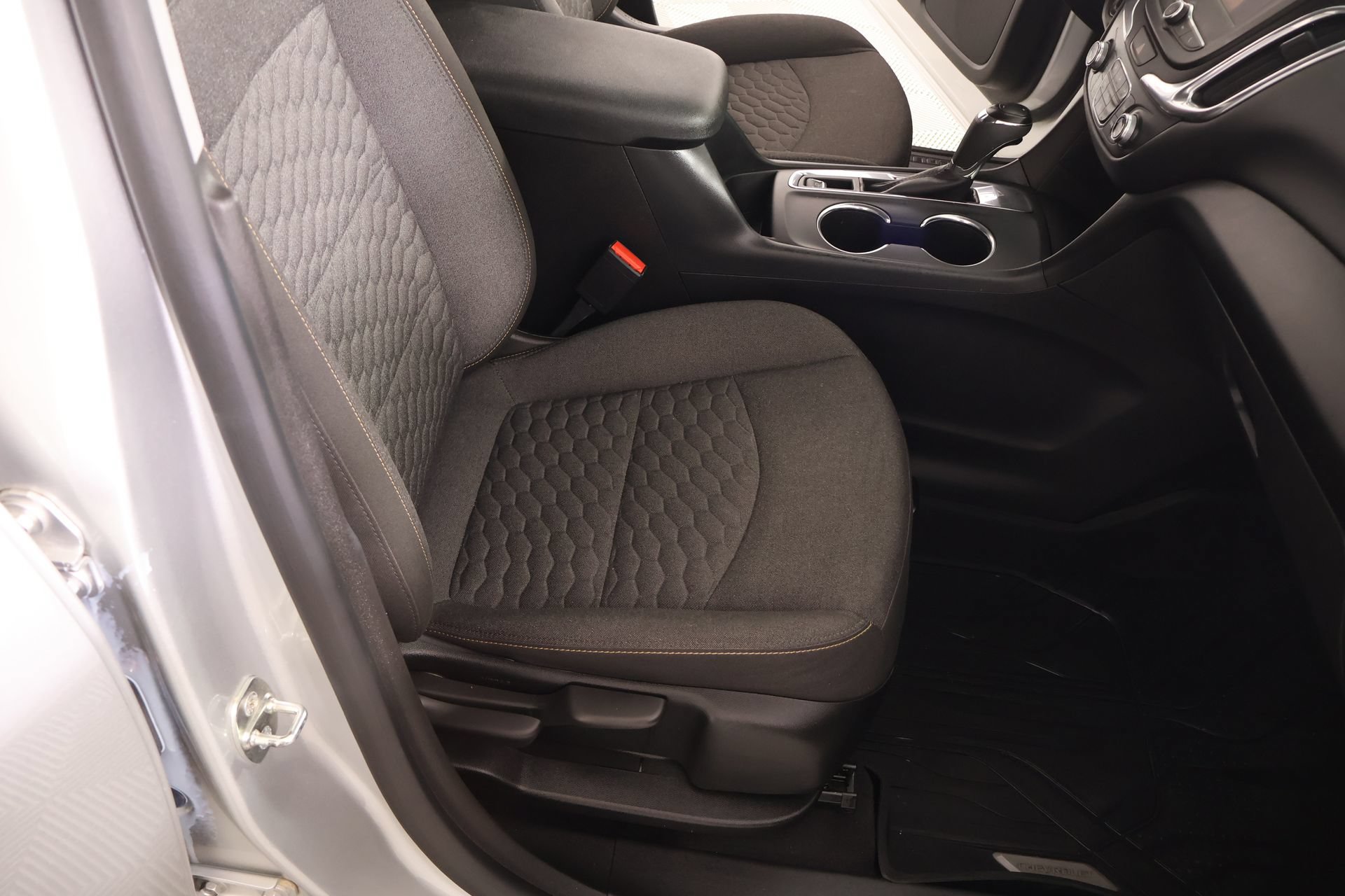 Used 2021 Chevrolet Equinox LT FWD image 13