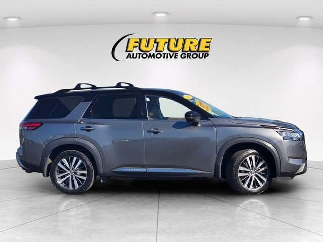 Used 2022 Nissan Pathfinder Platinum w/ Cargo Package AWD/4WD image 4