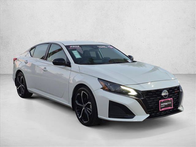 Used 2024 Nissan Altima 2.5 SR FWD image 3