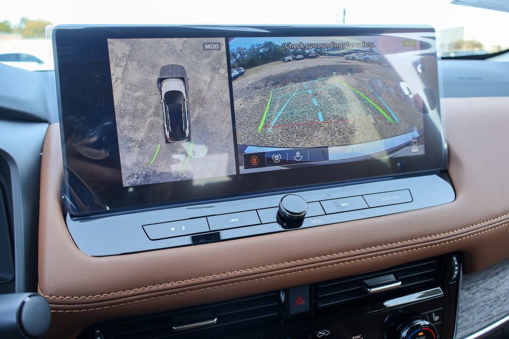 New 2026 Nissan Rogue Platinum image 4