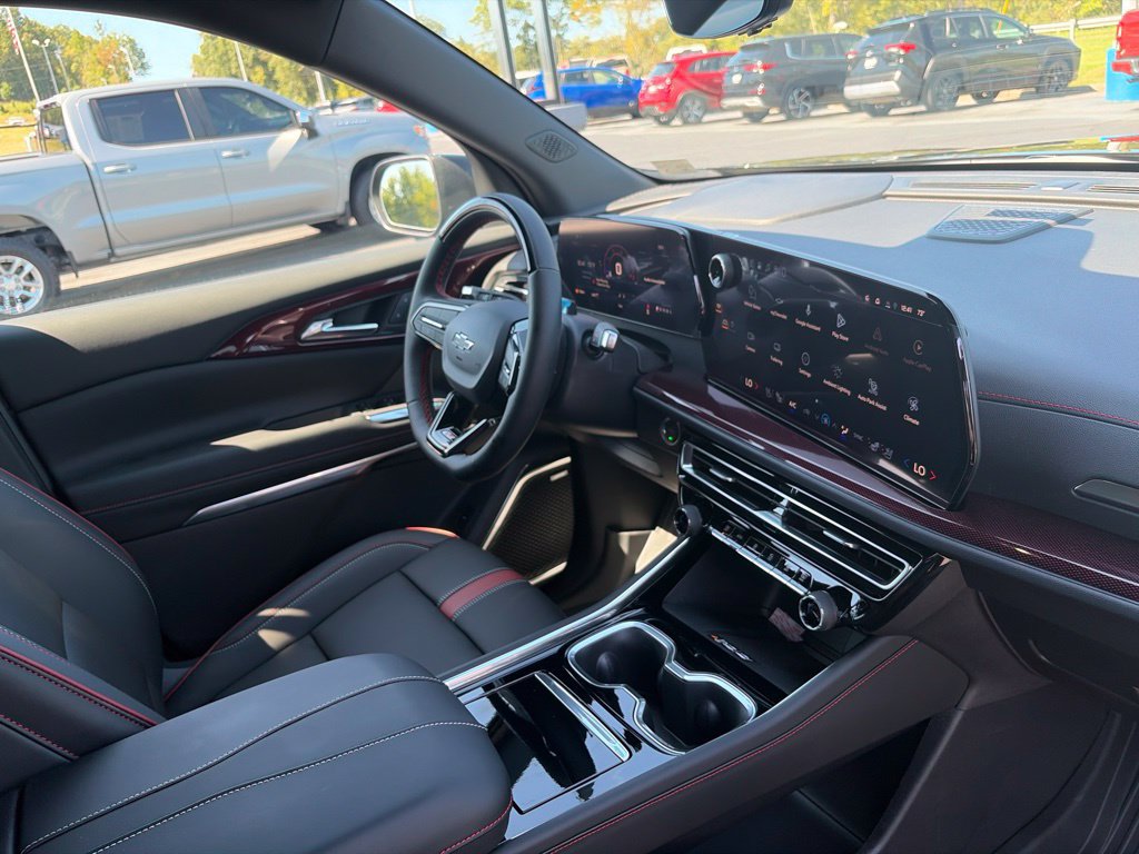 New 2027 Chevrolet Traverse RS w/ LPO, Floor Liner Package AWD/4WD image 45