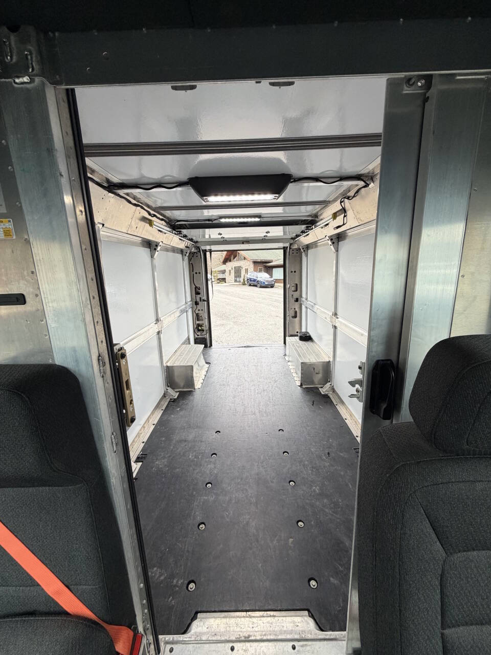 Used 2025 Chevrolet Brightdrop 600 image 14