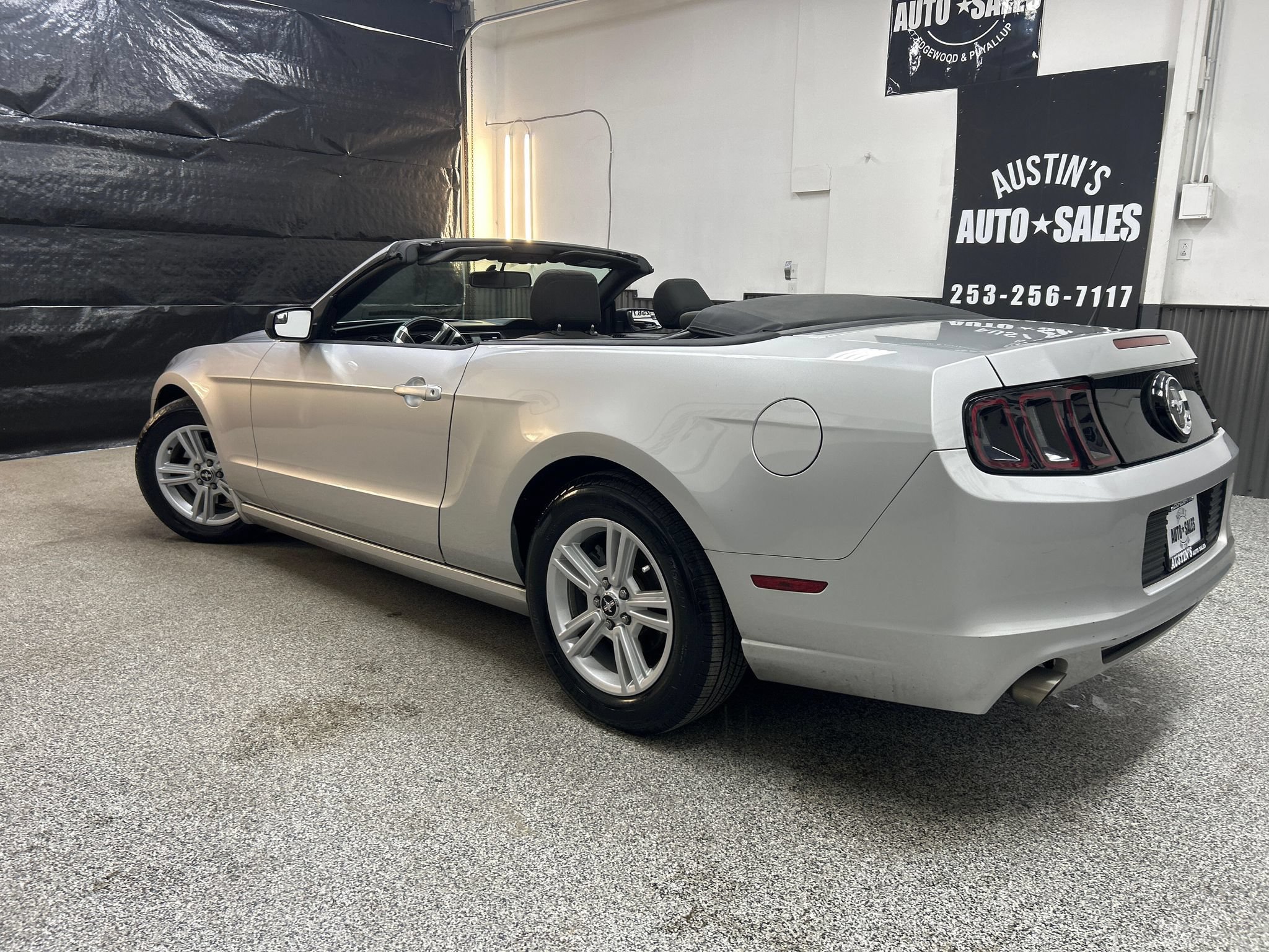 Used 2014 Ford Mustang Convertible w/ Equipment Group 102A RWD image 4