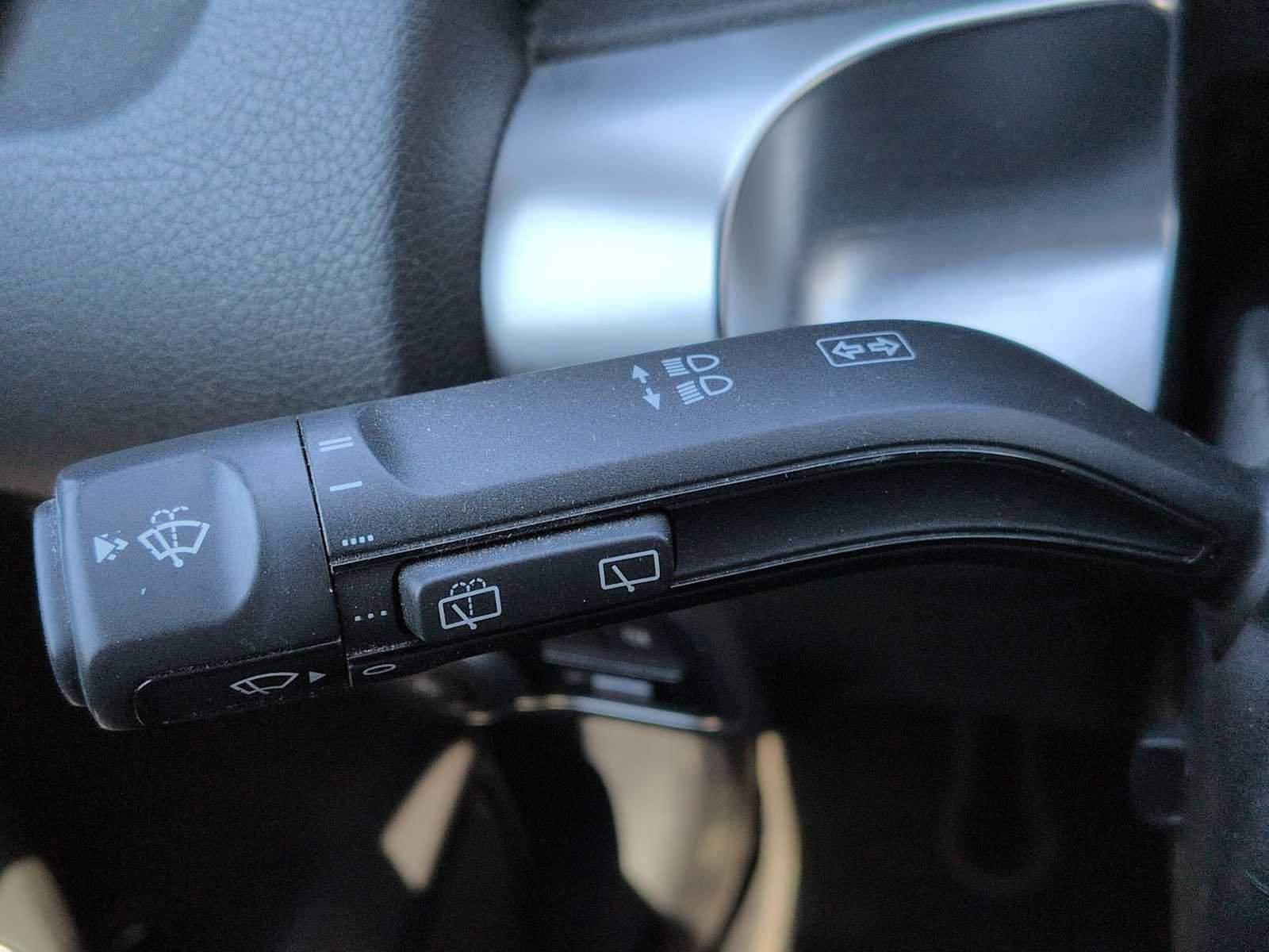 Used 2020 Mercedes-Benz GLB 250 4MATIC image 29