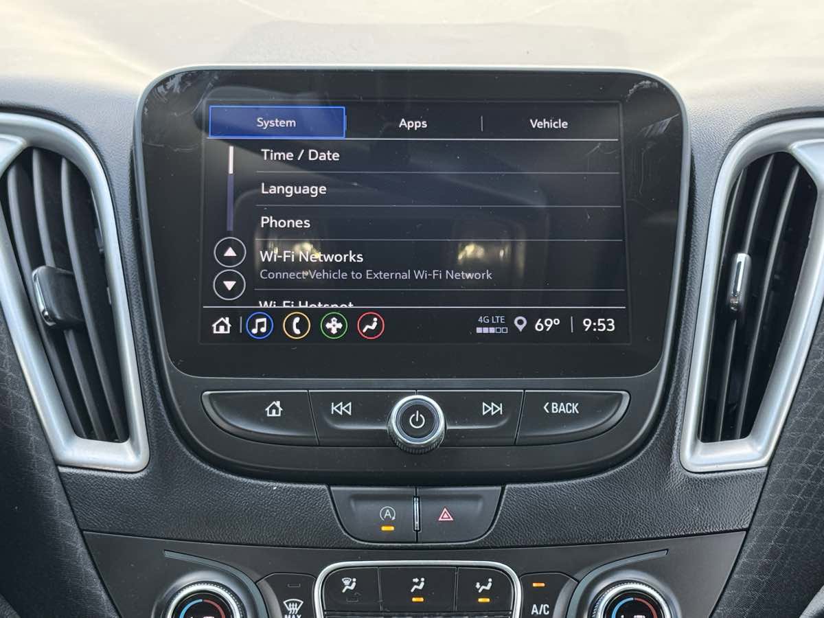 Used 2024 Chevrolet Malibu LT FWD image 24