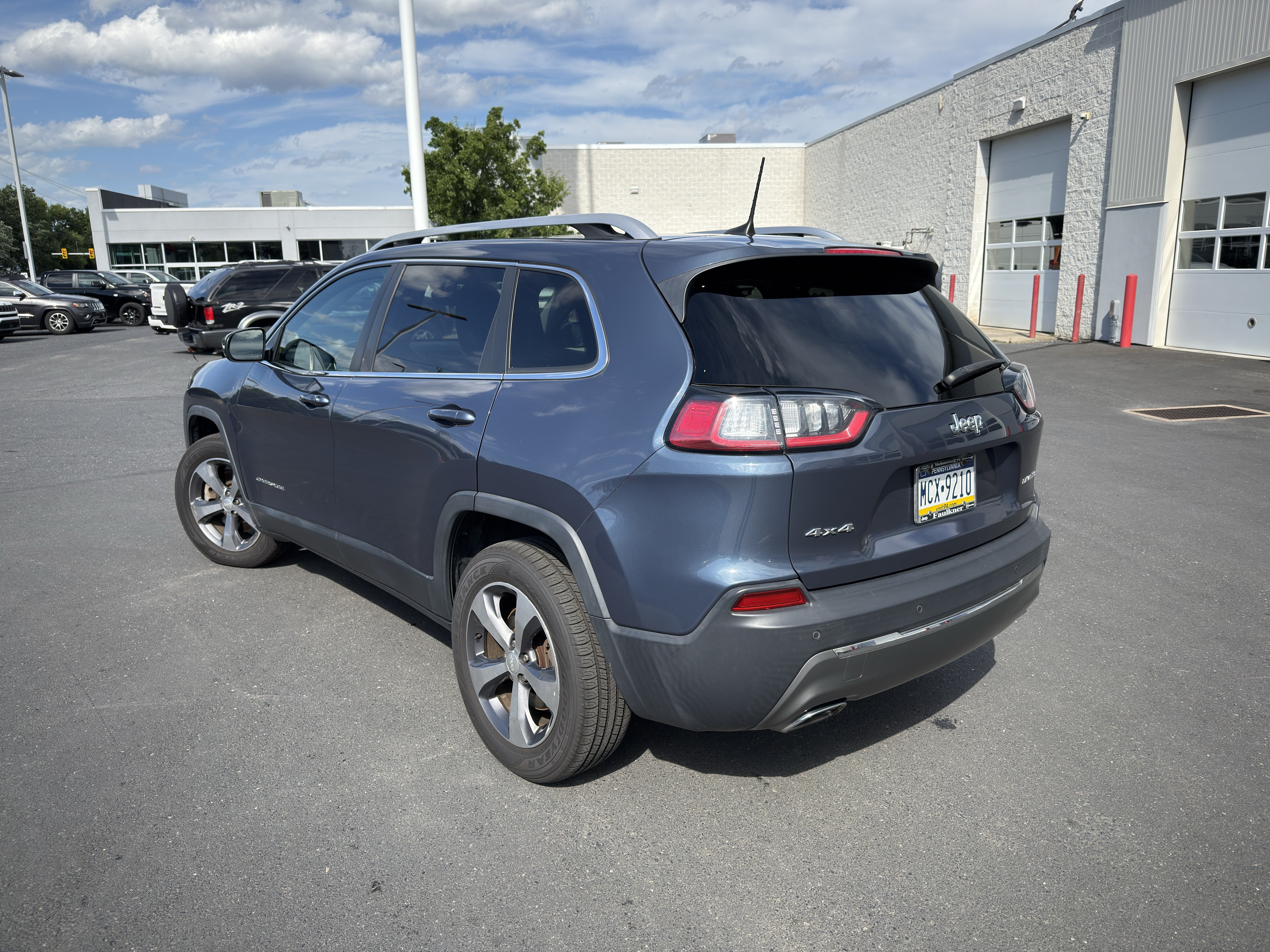 Used 2020 Jeep Renegade Latitude w/ Popular Equipment Group AWD/4WD image 4