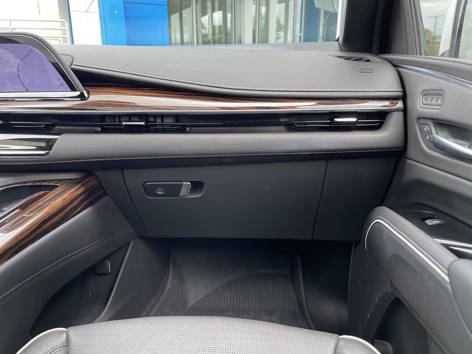 Used 2024 Cadillac Escalade Premium Luxury w/ Performance Package AWD/4WD image 36