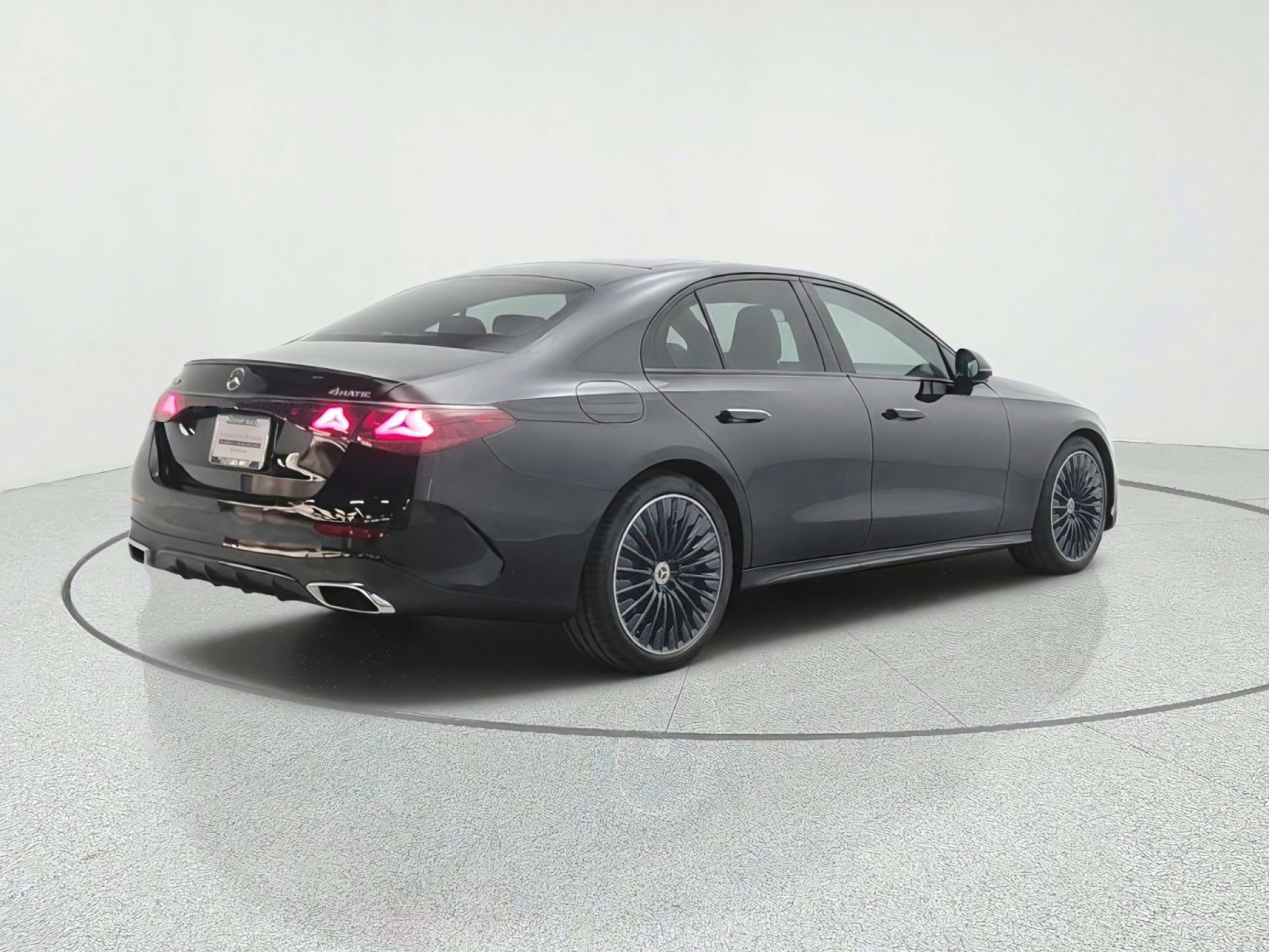 New 2027 Mercedes-Benz E 450 4MATIC Sedan image 5