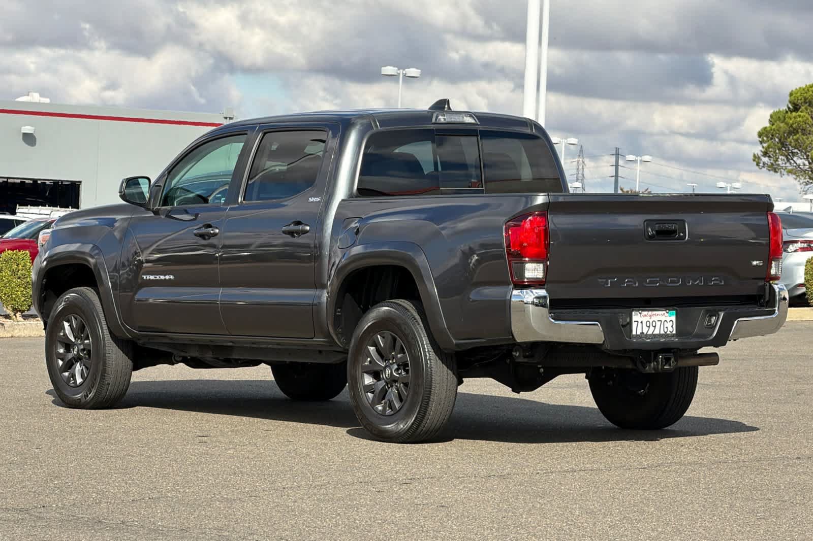 Used 2021 Toyota Tacoma SR5 RWD image 7