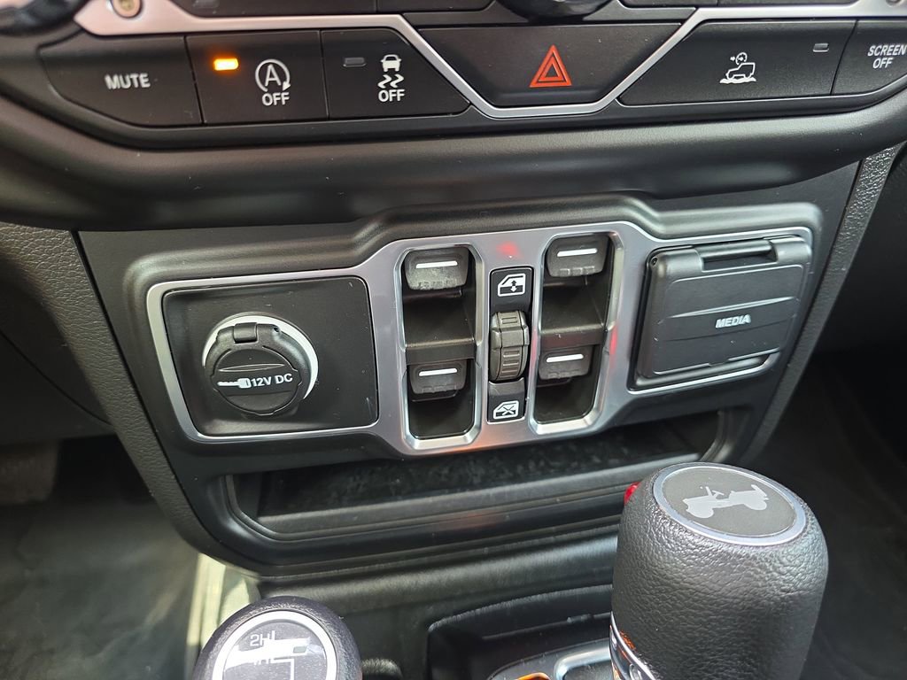 Used 2023 Jeep Wrangler Sport S image 26