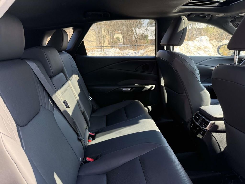 Used 2023 Lexus RX 350 Premium image 17