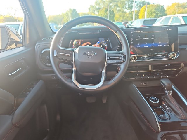 Used 2026 Chevrolet Colorado Z71 w/ Technology Package AWD/4WD image 14
