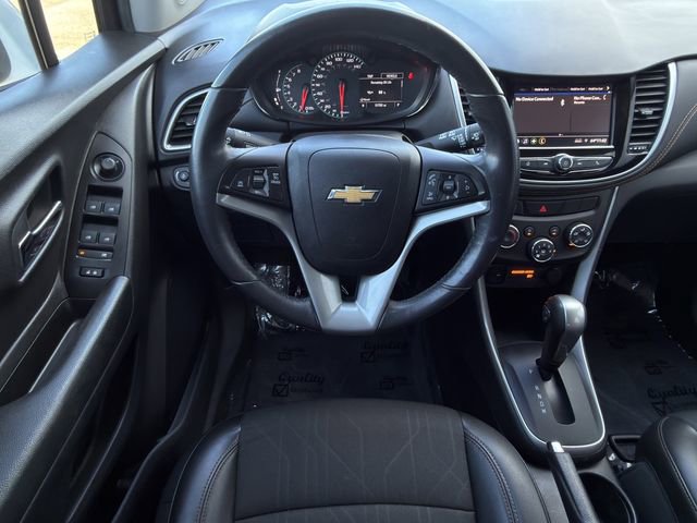 Used 2022 Chevrolet Trax LT w/ LT Convenience Package image 12