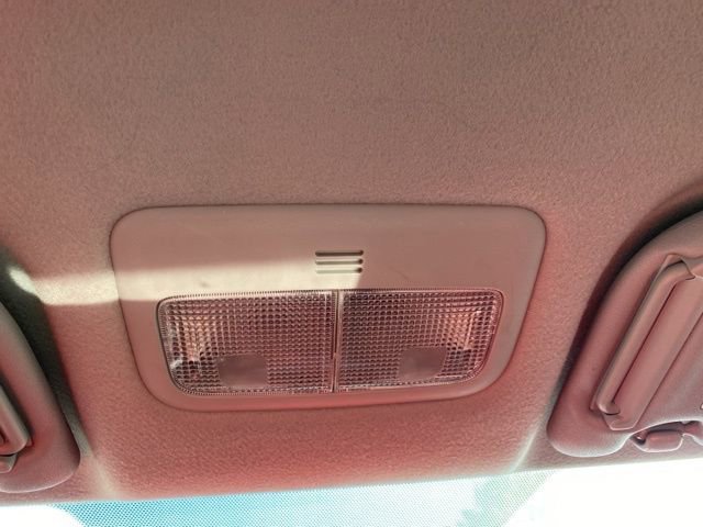 Used 2011 Toyota Yaris 4-Door Hatchback image 18