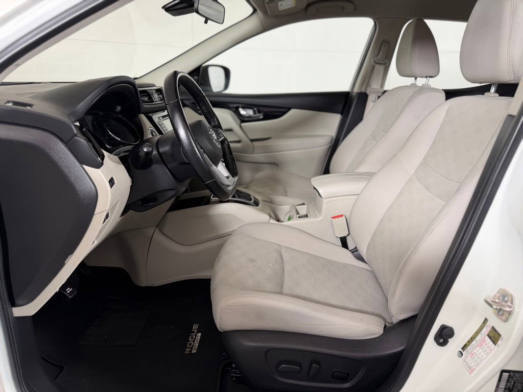 Used 2021 Nissan Rogue Sport SV image 24