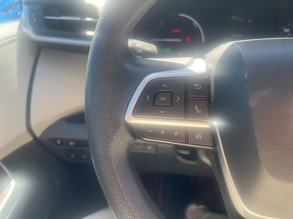 Used 2021 Toyota Sienna LE image 4