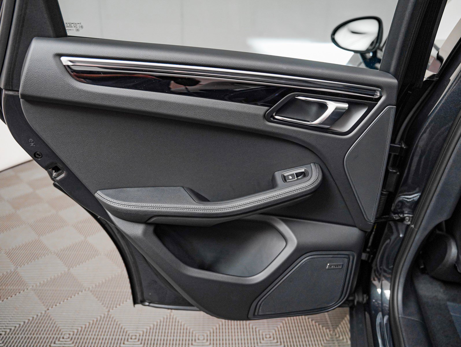 New 2026 Porsche Macan image 28