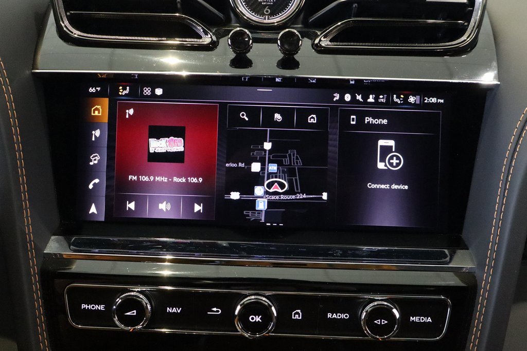 Used 2025 Bentley Bentayga image 10