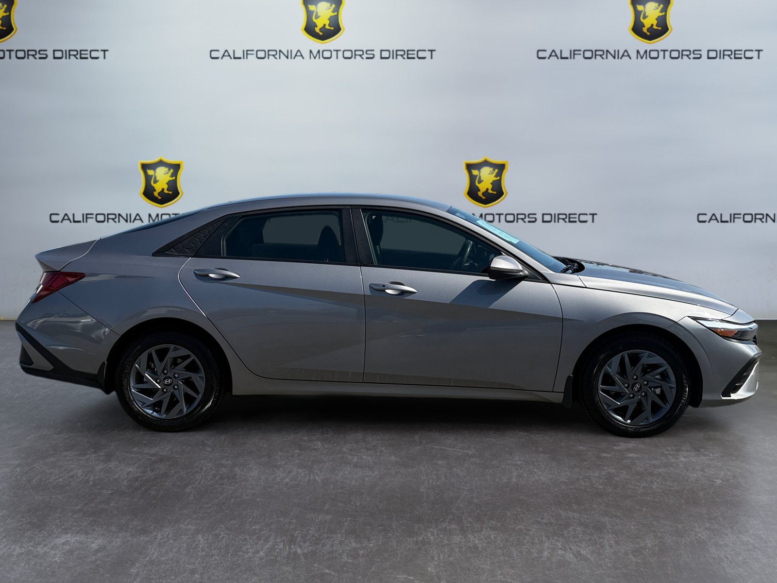 Used 2024 Hyundai Elantra Blue FWD image 6