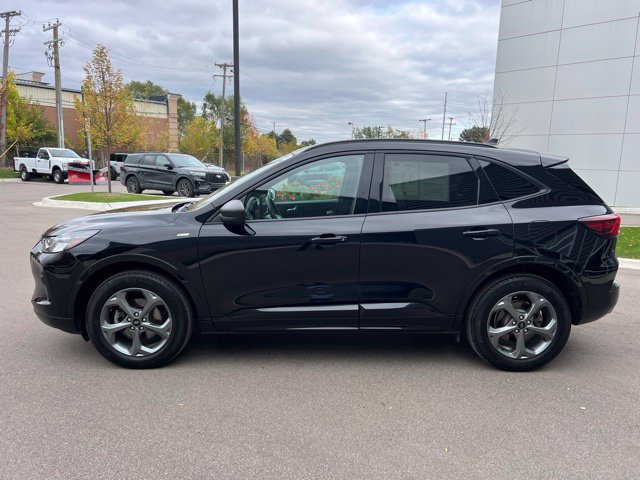 Used 2024 Ford Escape ST-Line w/ Tech Pack #1 AWD/4WD image 8
