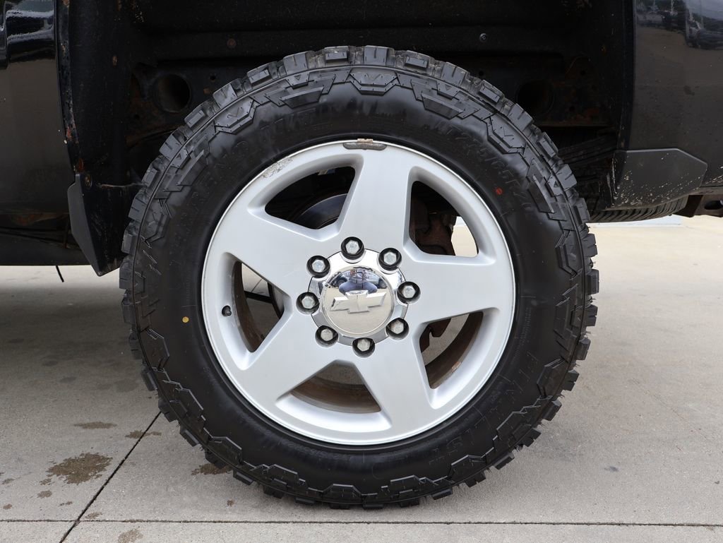 Used 2015 Chevrolet Silverado 2500 LTZ w/ LTZ Plus Package AWD/4WD image 41