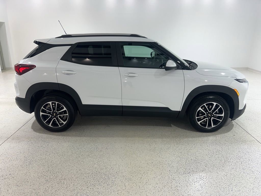 Used 2025 Chevrolet TrailBlazer LT w/ Driver Confidence Package FWD image 6