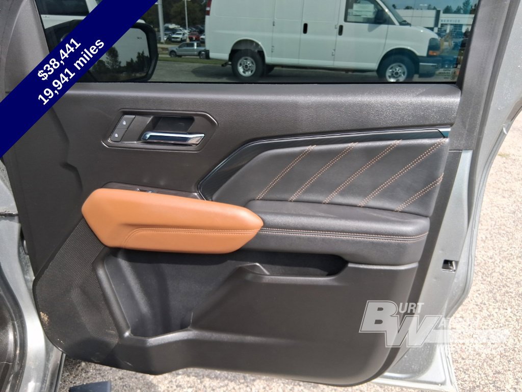 Used 2024 GMC Canyon AT4 w/ Canyon Safety Plus Package AWD/4WD image 12