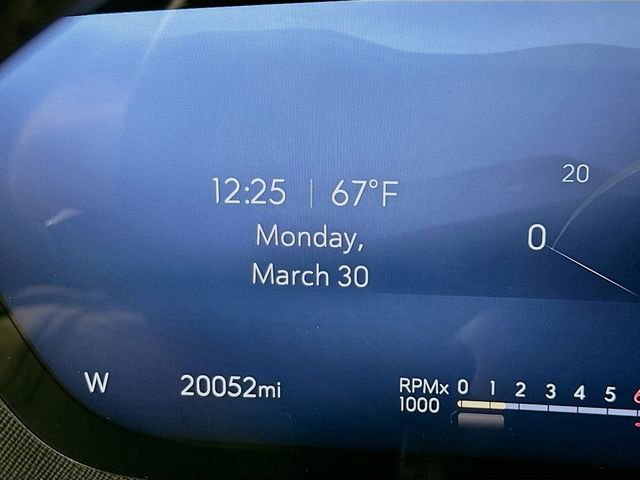 Used 2025 Buick Enclave Preferred AWD/4WD image 17