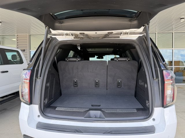 Used 2024 Chevrolet Tahoe Z71 w/ Luxury Package AWD/4WD image 5
