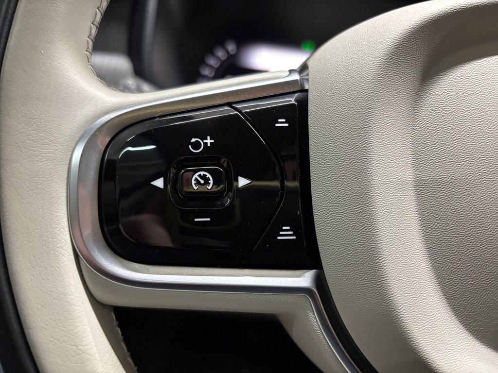 Certified 2025 Volvo S90 B6 Ultra AWD/4WD image 26