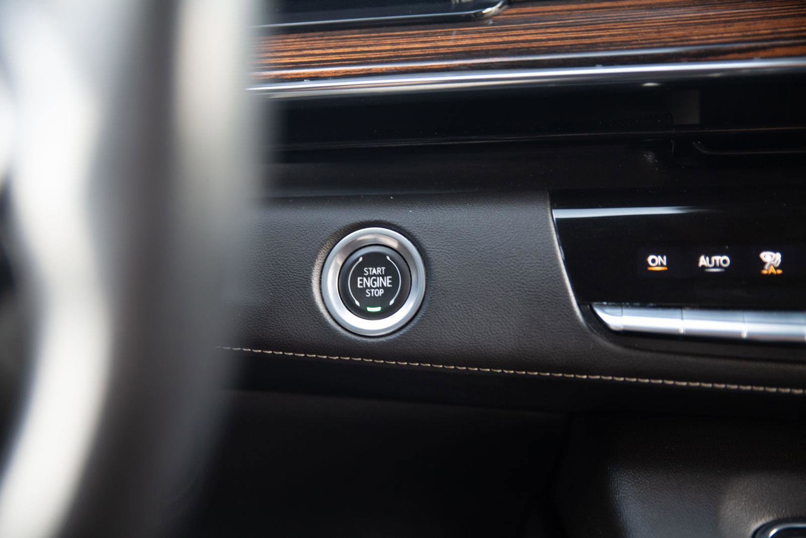 Used 2022 Cadillac Escalade Premium Luxury image 15