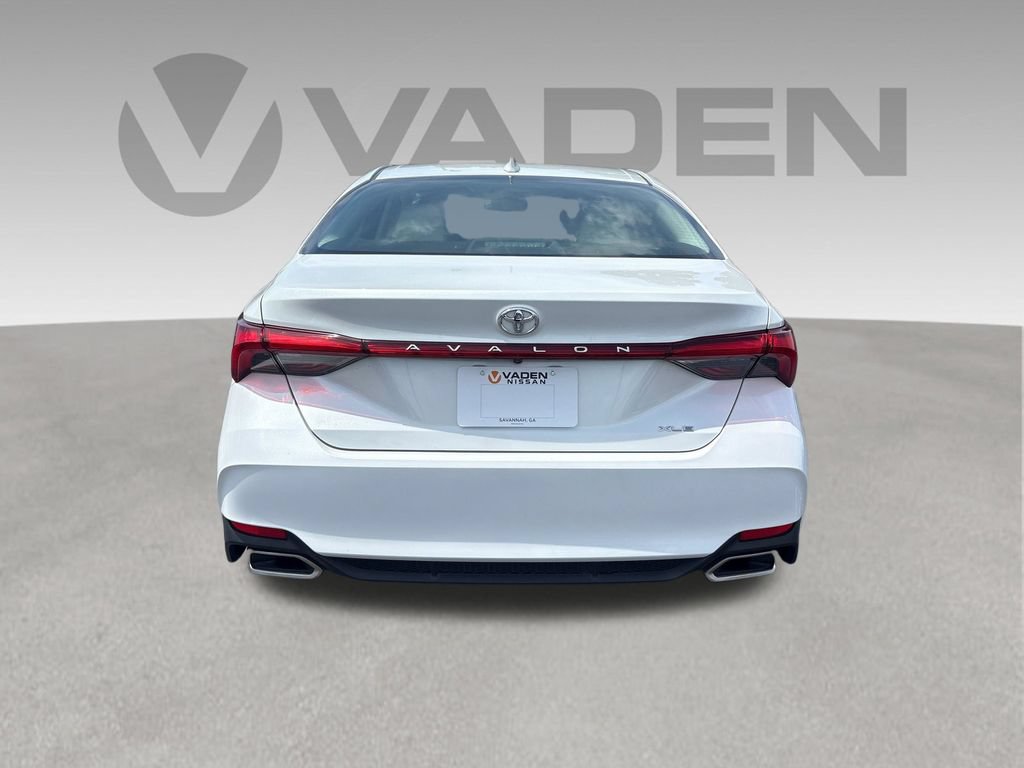 Used 2020 Toyota Avalon XLE w/ Moonroof Package FWD image 23