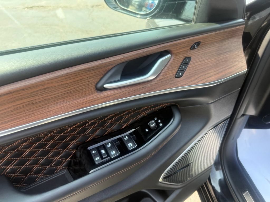 Certified 2023 Jeep Grand Cherokee Summit w/ Advanced Protech Group IV AWD/4WD image 14