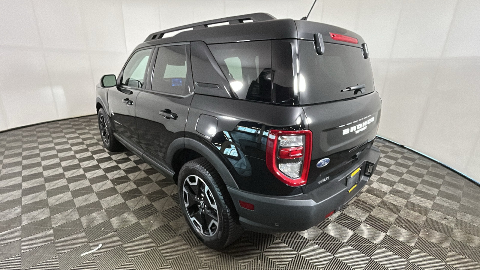 Used 2022 Ford Bronco Sport Outer Banks w/ Tech Package AWD/4WD image 5